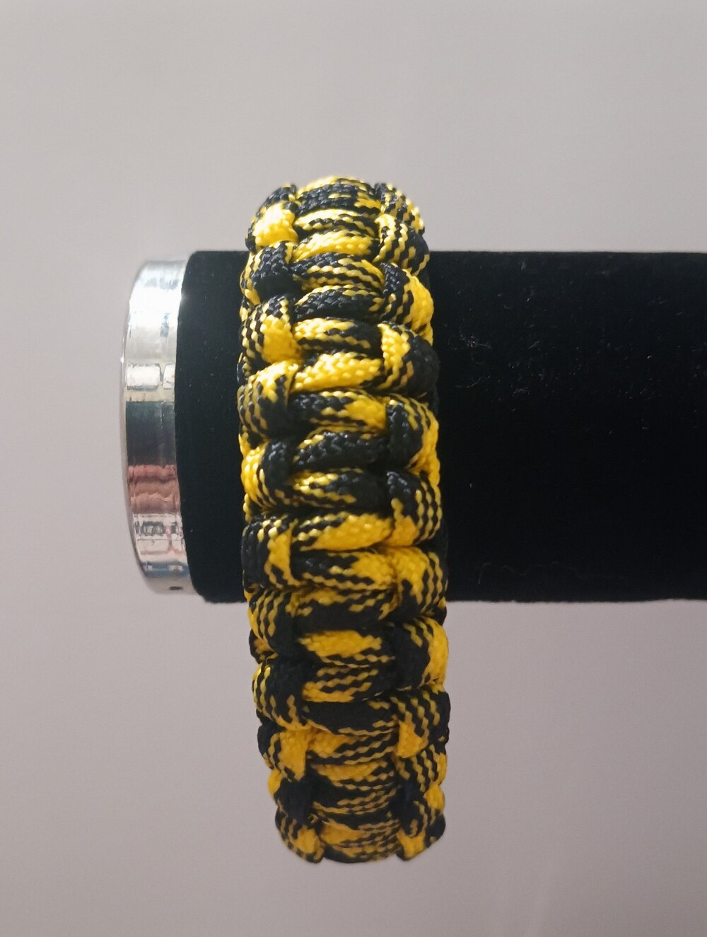 Men's Braided Paracord Bracelet in Black & Yellow